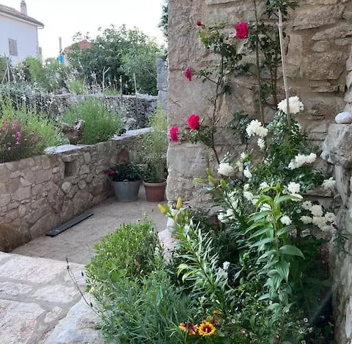 Διαμέρισμα Holiday Apartment *